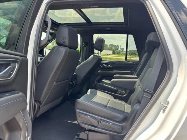 Used 2023 Summit White Chevrolet Z71 image 11