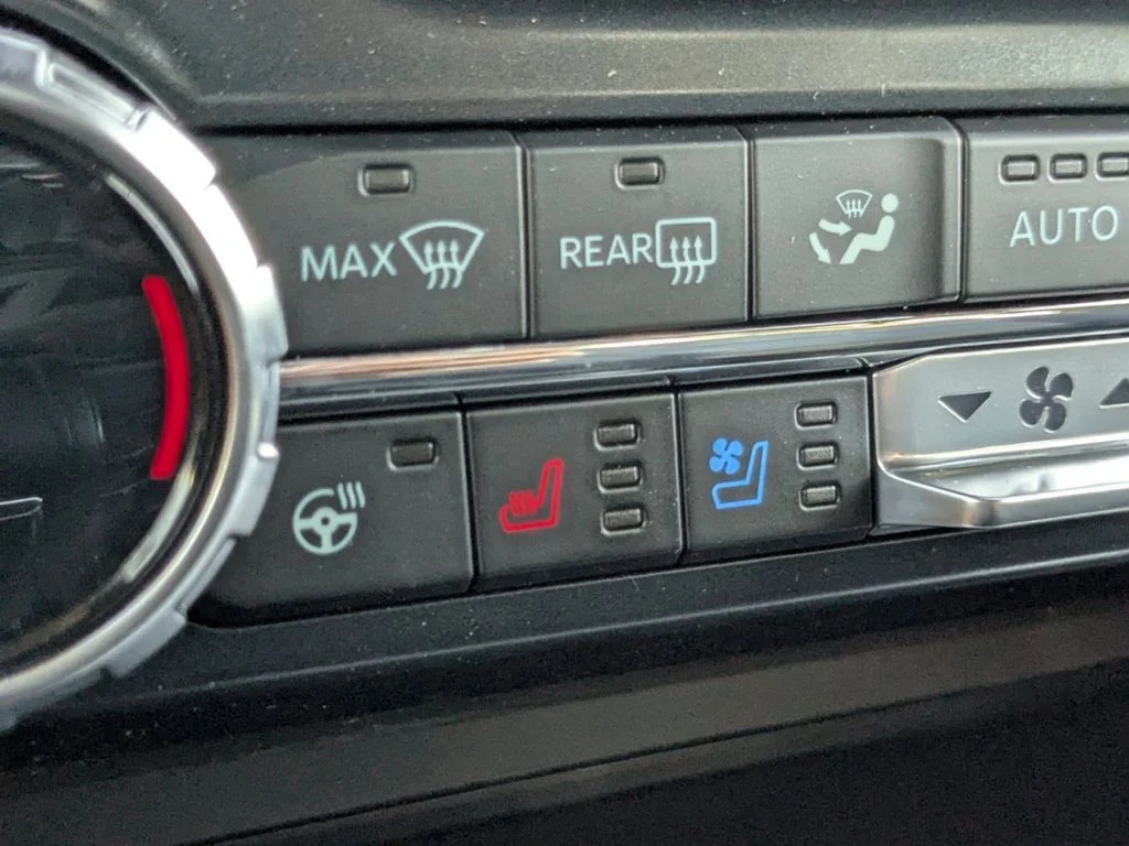 New 2026 Agate Black Metallic Ford Lariat image 25