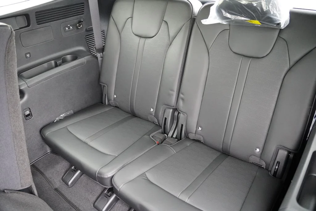 New 2026 Wolf Gray Kia EX image 12