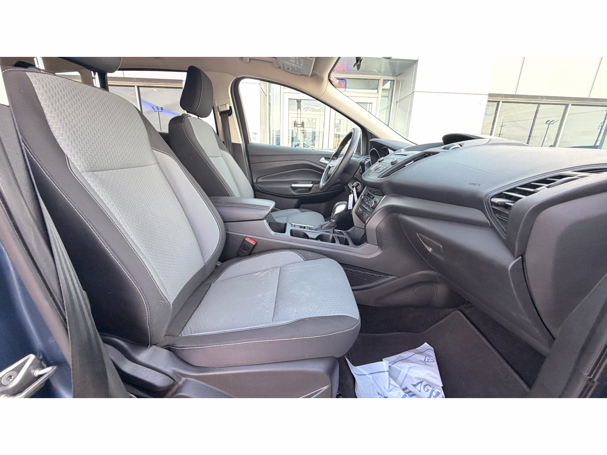 Used 2018 Blue Metallic Ford SE image 12