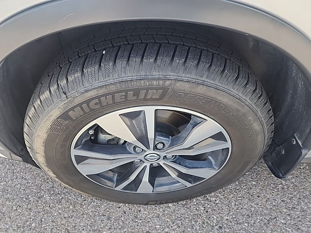 Used 2019 Silver Nissan SV image 9