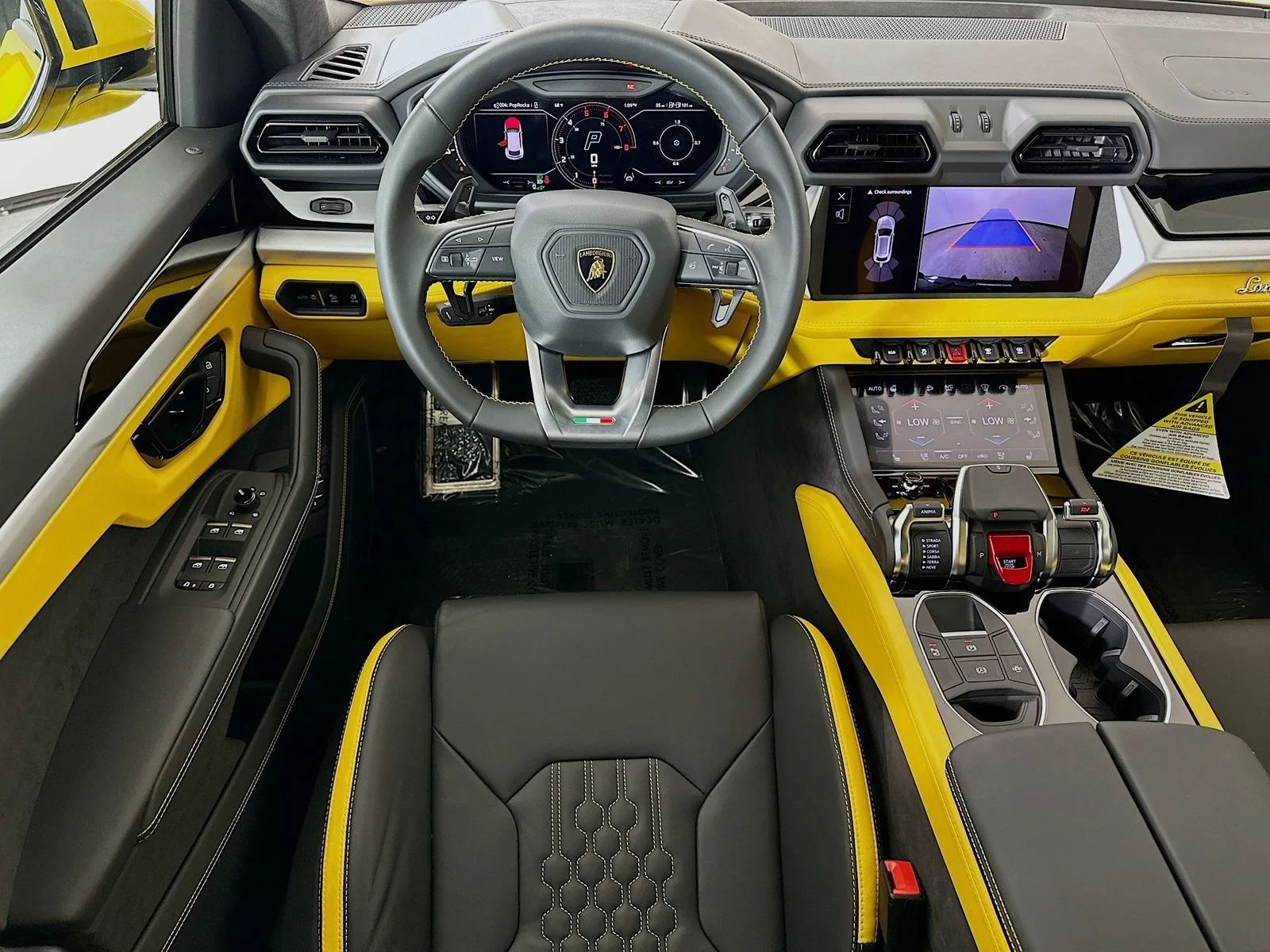 Used 2025 Yellow Lamborghini  image 30