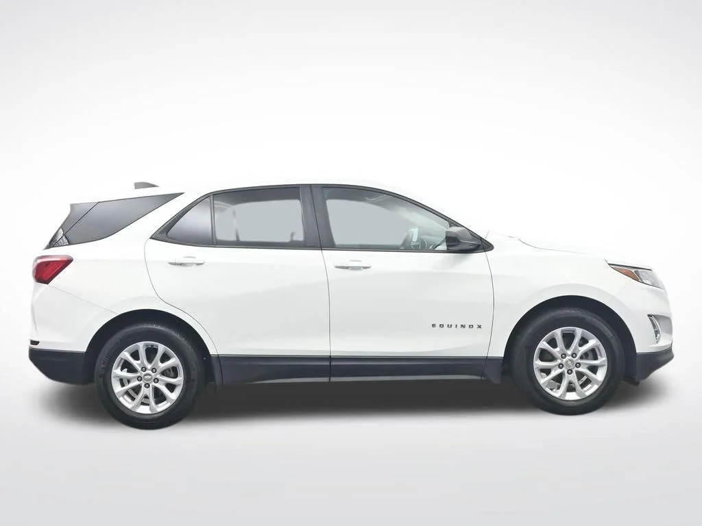 Used 2021 Summit White Chevrolet LS image 4