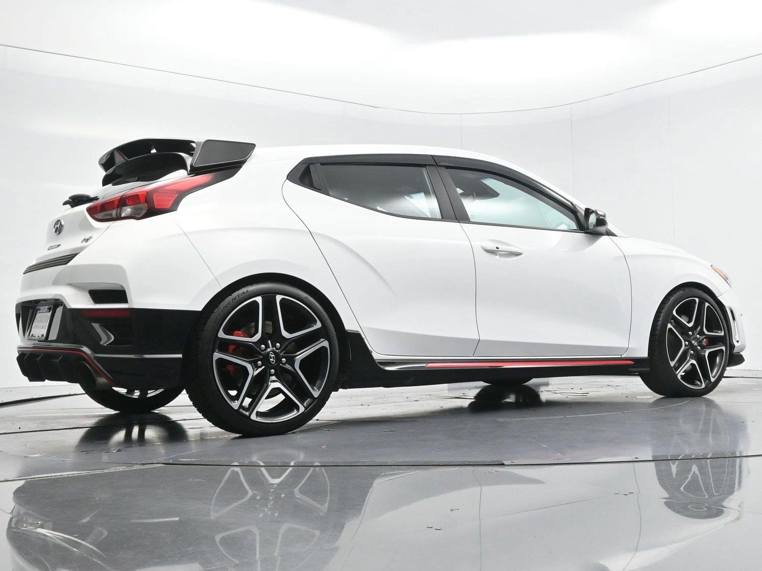 Used 2022 Lunar White Hyundai Base image 47