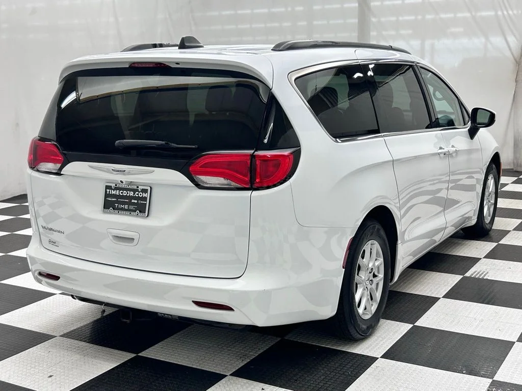 Used 2021 White Chrysler LXI image 7