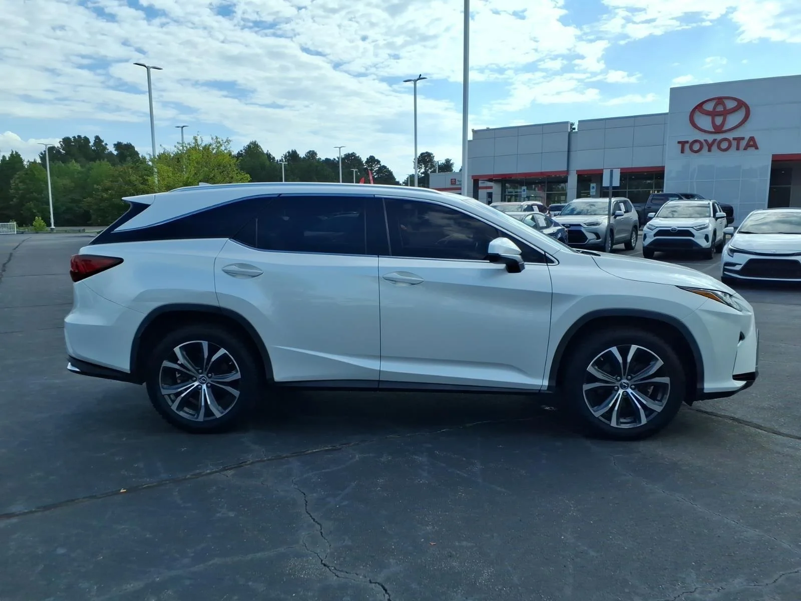 Used 2019 Eminent White Pearl Lexus RX 350L Premium image 12