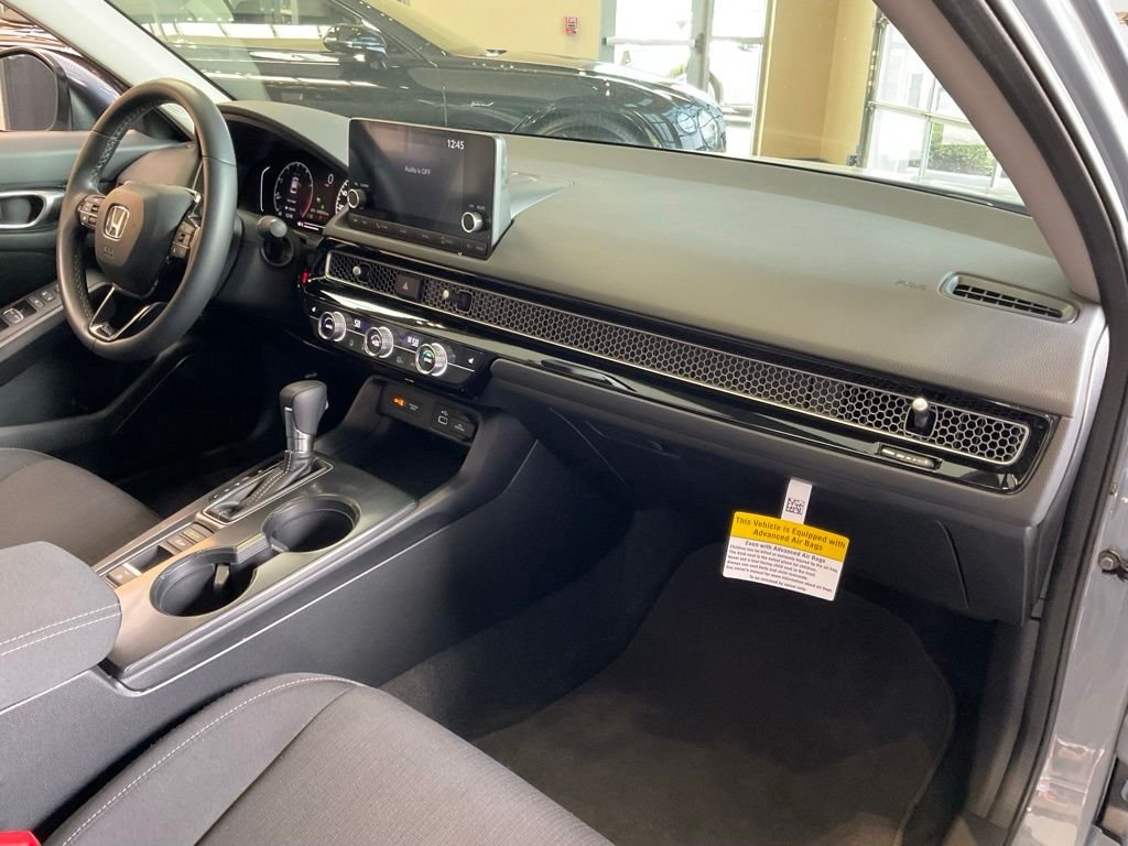 Used 2023  Honda EX image 18