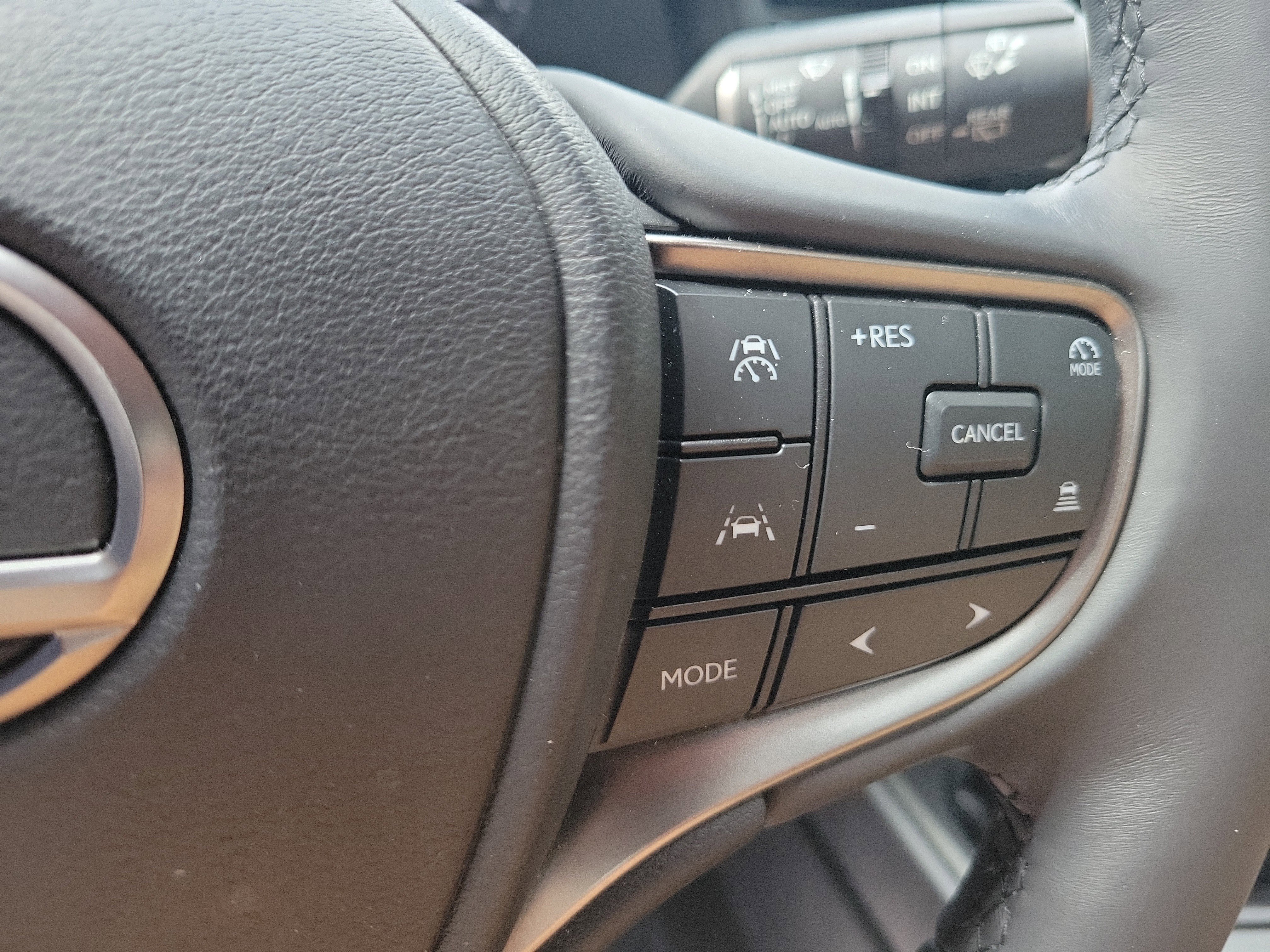 Certified Used 2025 White Pearl Lexus UX 300h Premium image 29