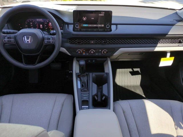 New 2026 Platinum White Pearl Honda LX image 13