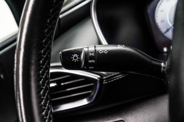 Used 2022 Black Hyundai SEL image 30
