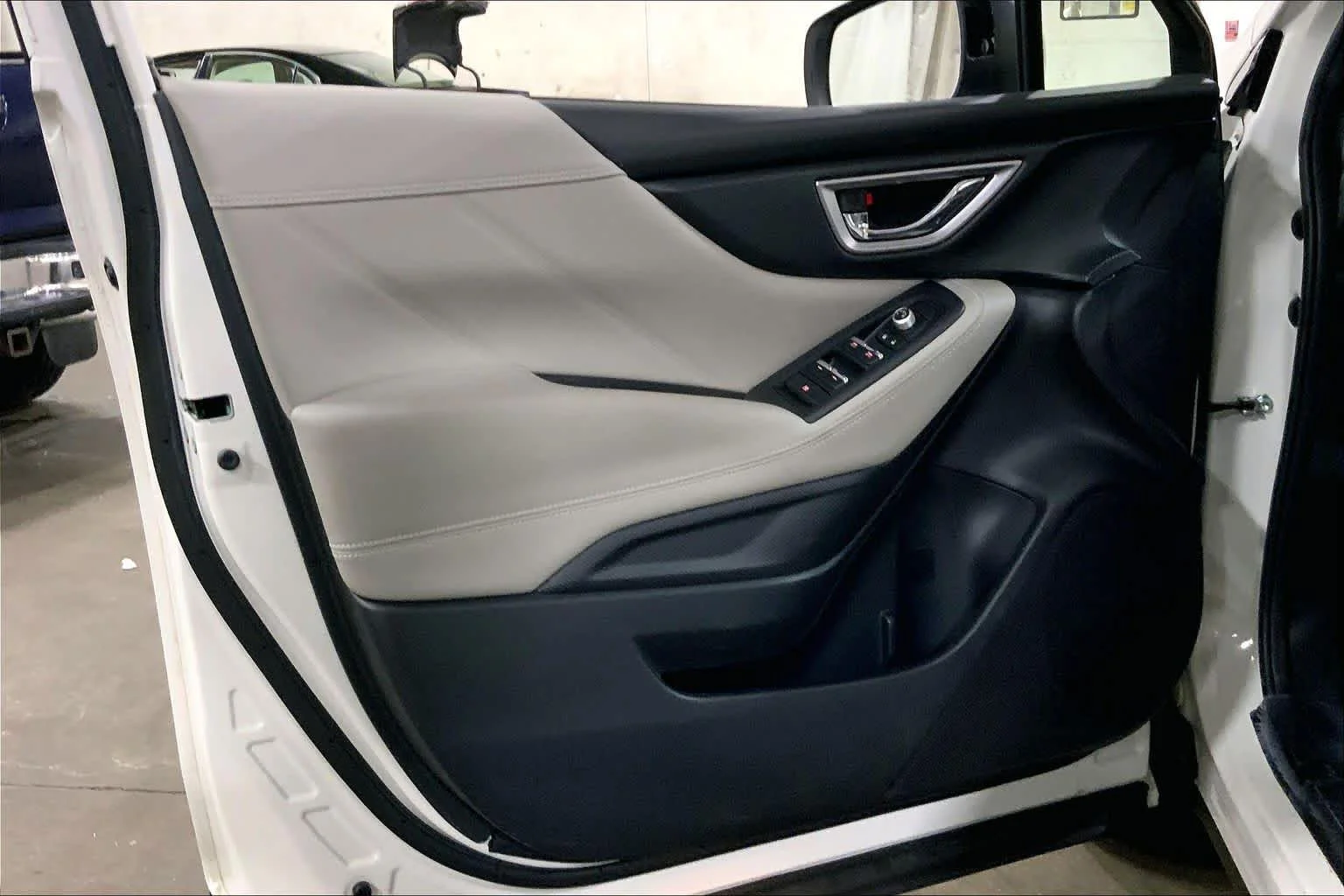 Used 2019 Crystal White Pearl Subaru Limited image 42