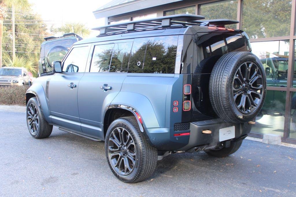 2026 Land Rover Defender OCTA - Photo 12