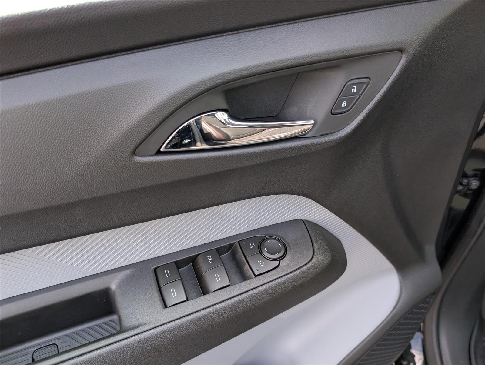 New 2027 Mosaic Black Metallic Chevrolet RS image 34