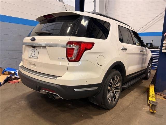 Used 2018 White Platinum Metallic Tri-Coat Ford Platinum image 5