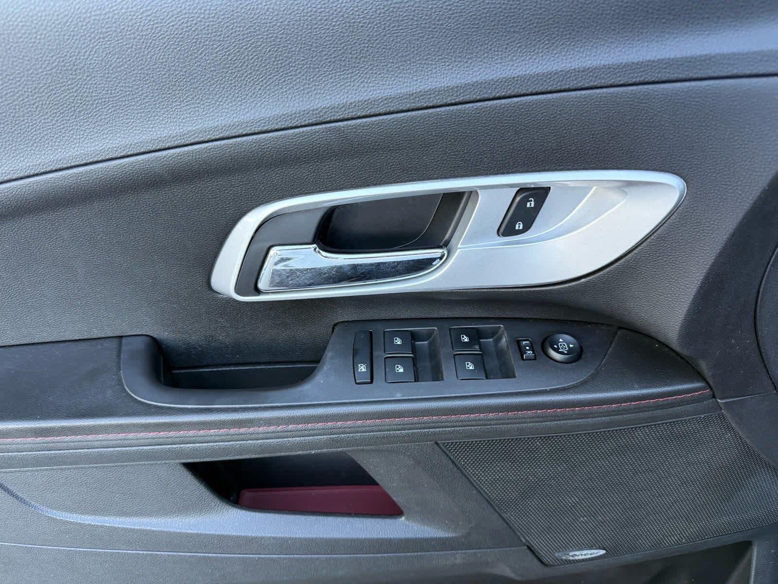 Used 2014 Silver Topaz Metallic Chevrolet LT image 14