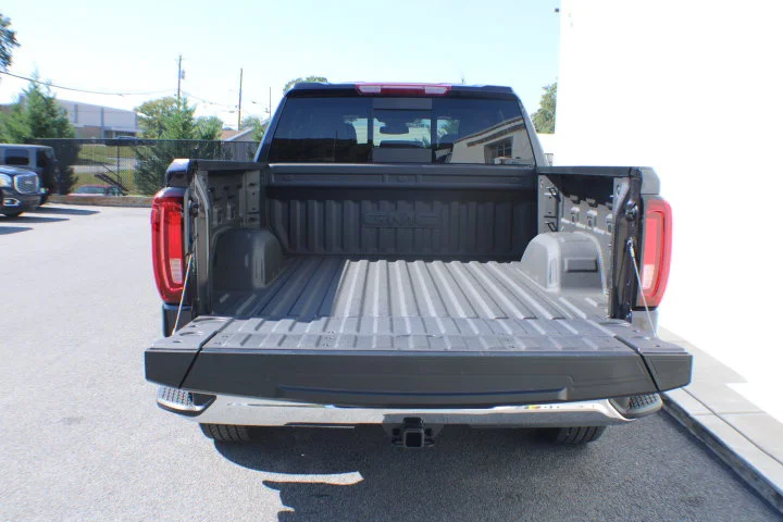 2026 GMC Sierra 1500 SLT - Photo 17