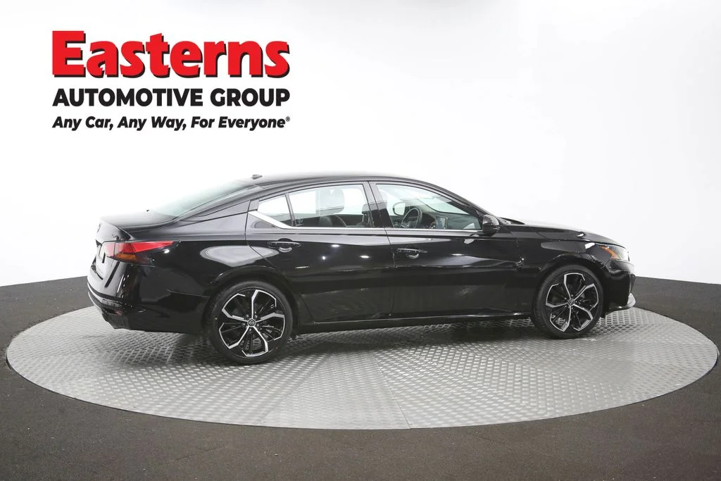 Used 2024 Black Nissan 2.5 SR image 43