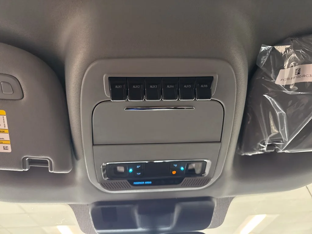 New 2027 Agate Black Metallic Ford F-250® Lariat® image 16