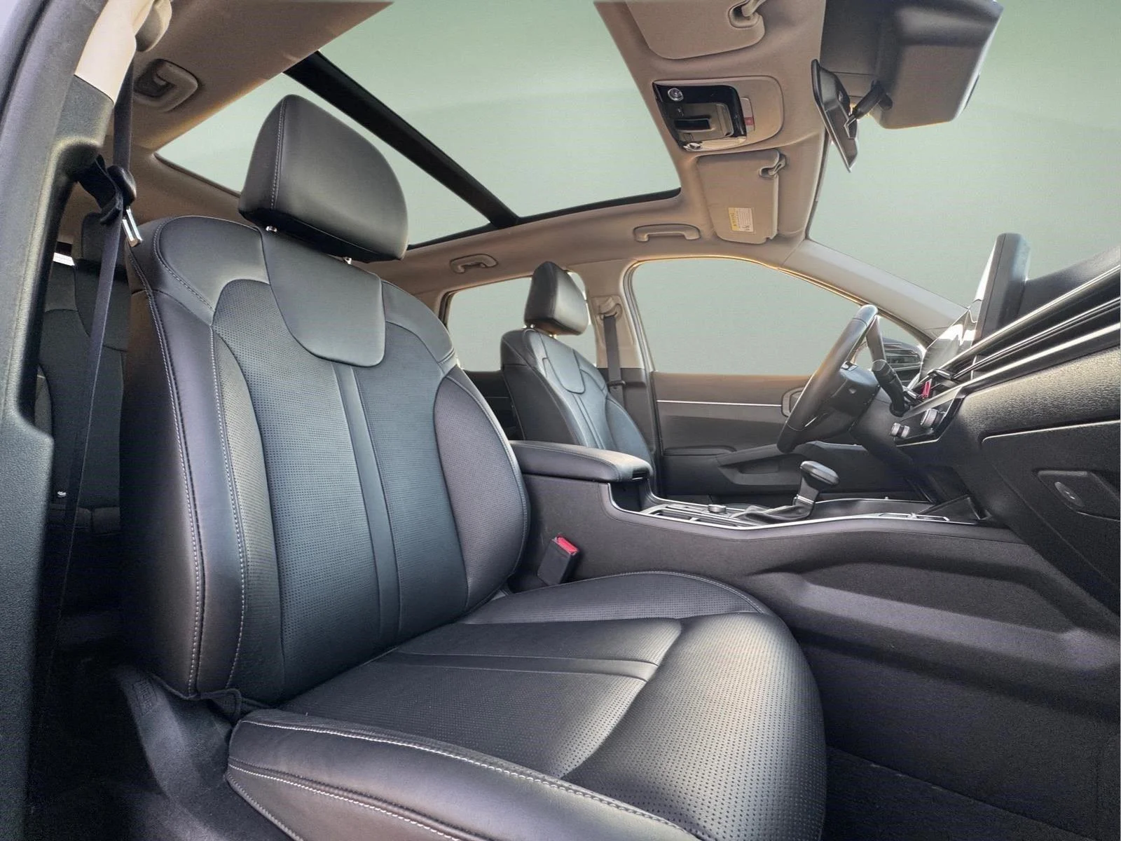 Used 2024 Wolf Gray Kia X-Line EX image 17