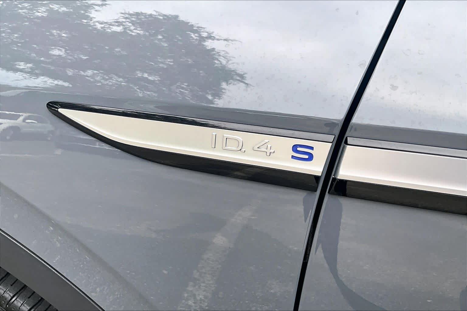 Used 2024 Pure Gray Volkswagen S image 9