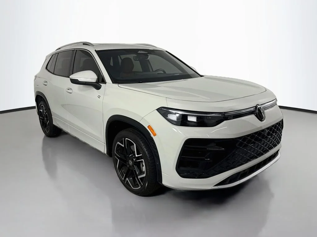 Used 2026 Opal White Pearl Volkswagen SEL R-Line Turbo image 7