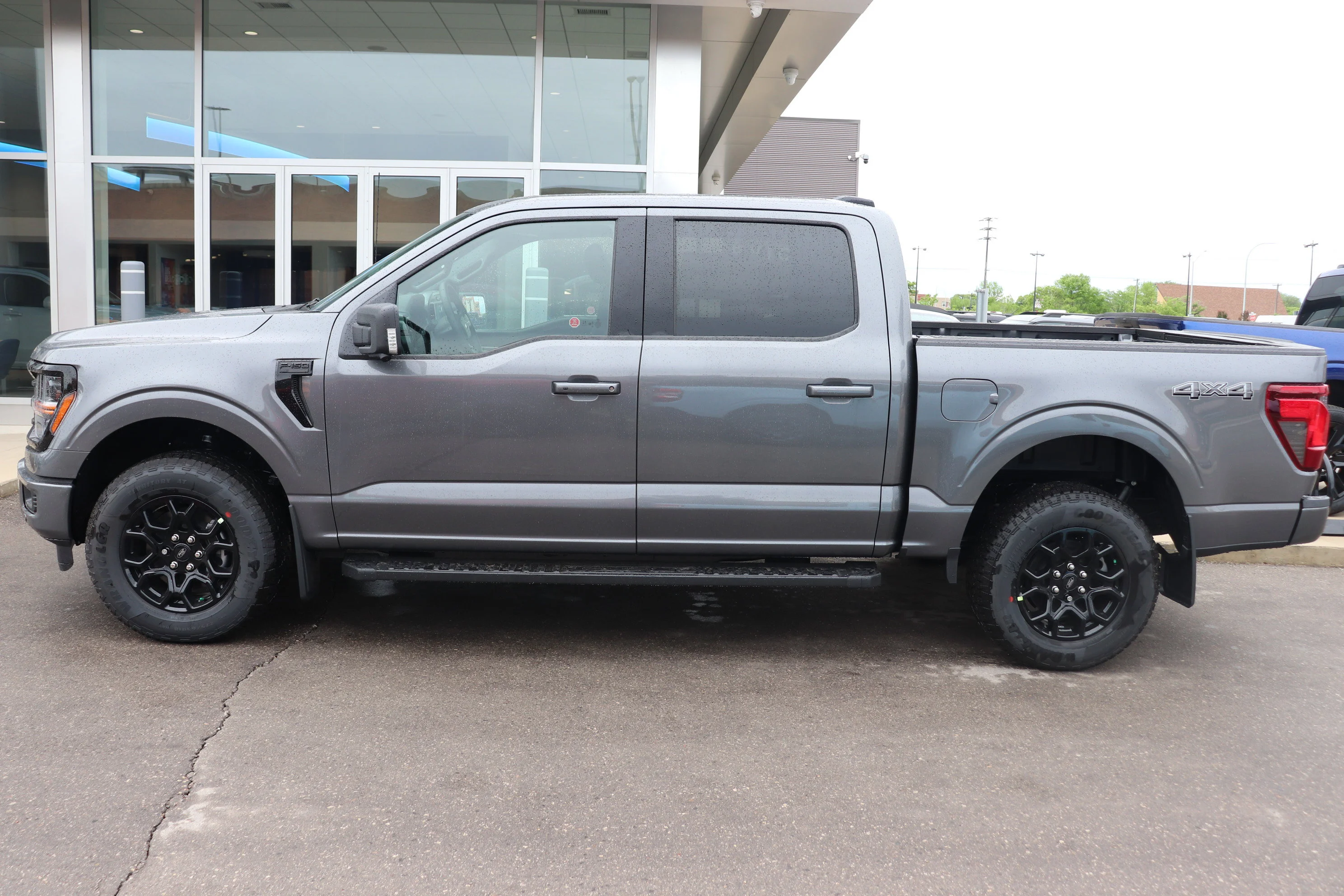 New 2026 CARBONIZED GREY METALLIC Ford XLT image 3