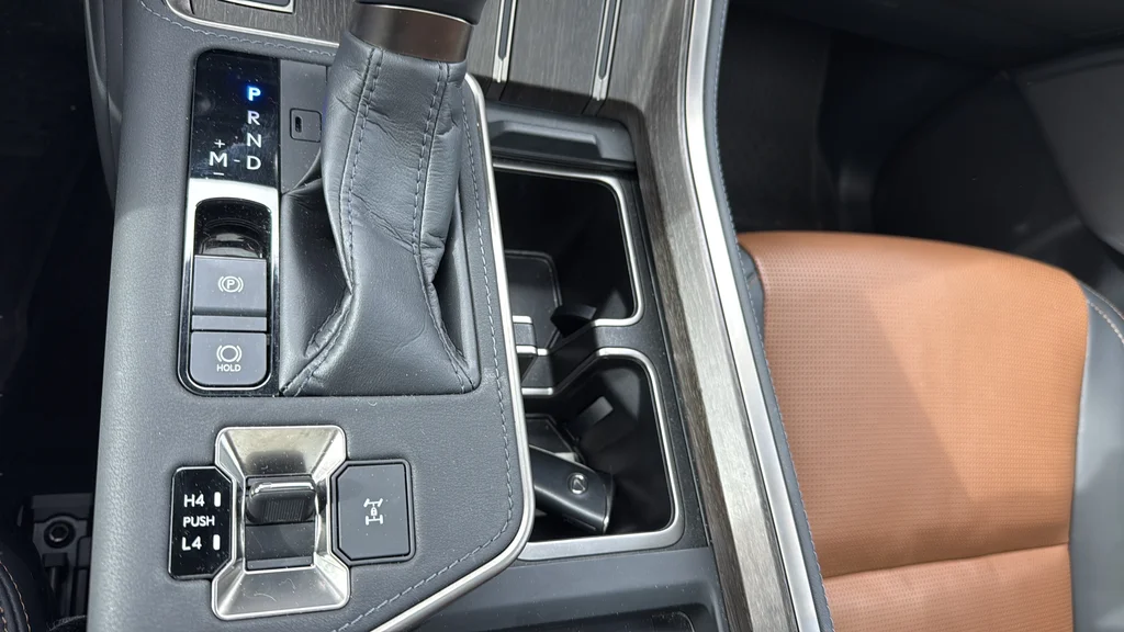 Certified Used 2024  Lexus 550 Luxury+ image 29