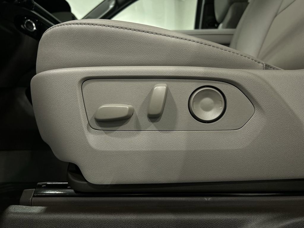 2026 Chevrolet Silverado 1500 LTZ - Photo 14