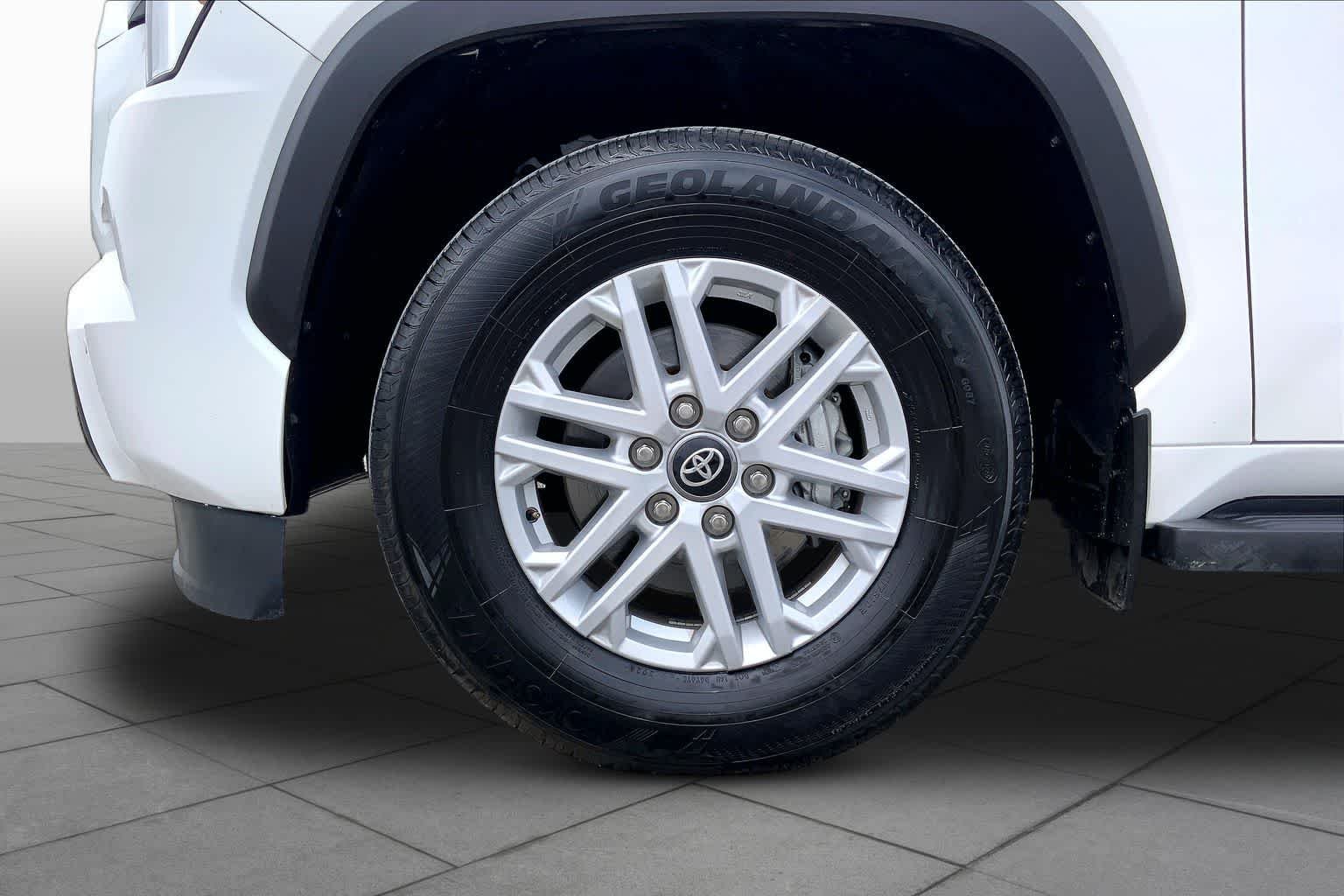 Used 2025 Ice Cap Toyota SR5 image 11