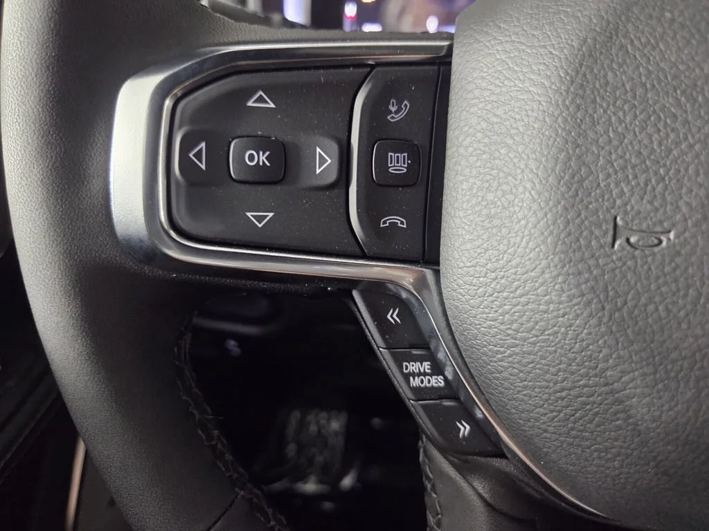 New 2026 Diamond Black Crystal Pearl-Coat Exterior Paint RAM Laramie image 15