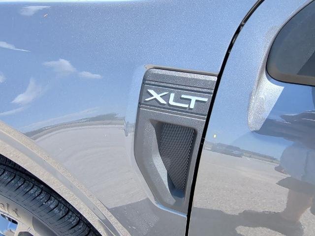 New 2025 Carbonized Gray Metallic Ford XLT image 83