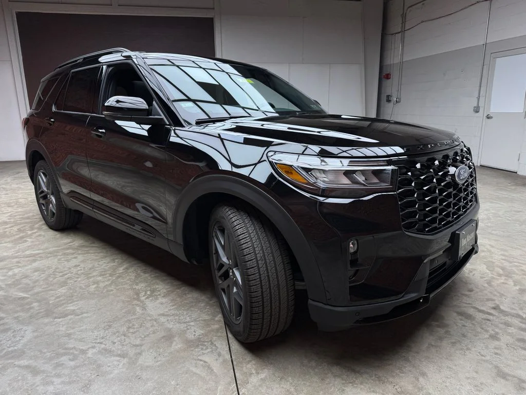 New 2026 Agate Black Metallic Ford ST image 8