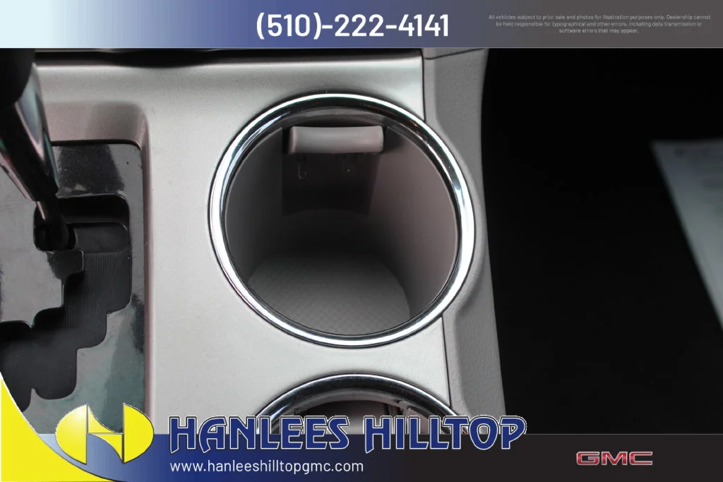 Used 2012 White Toyota Base image 21