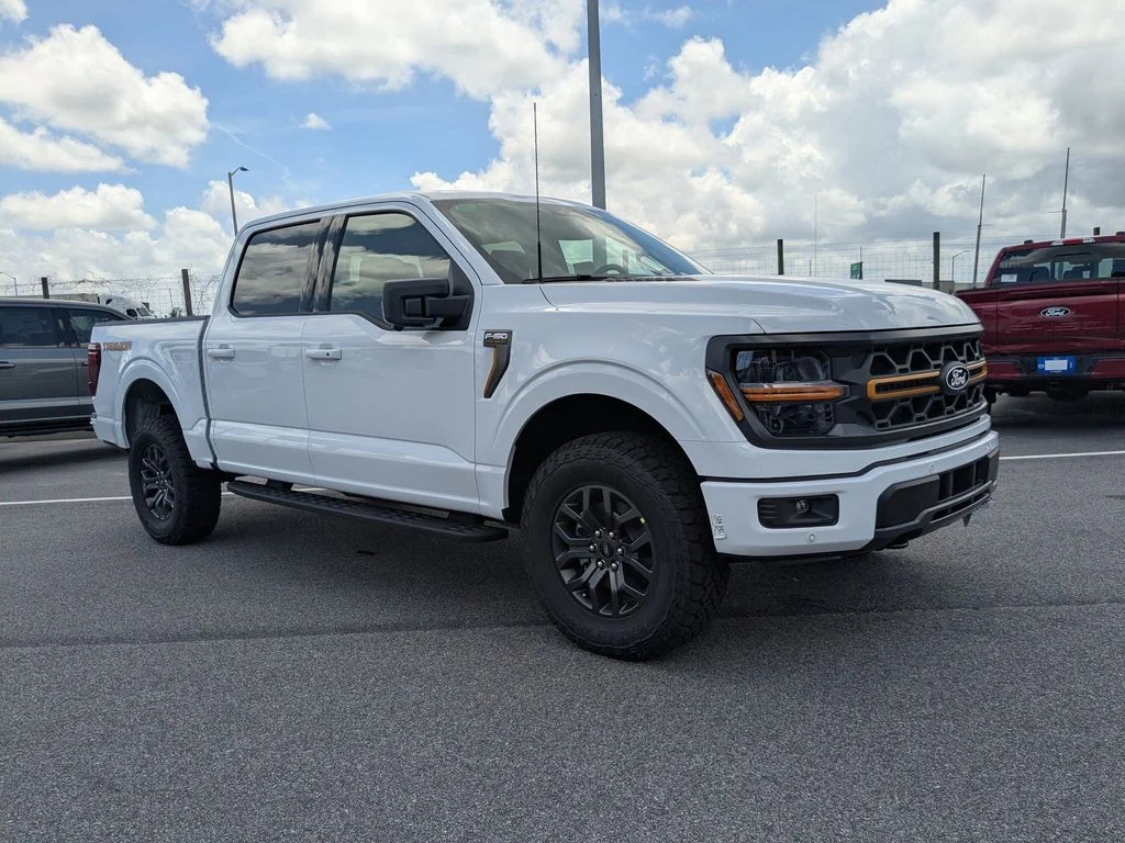 New 2026 Oxford White Ford Tremor image 2