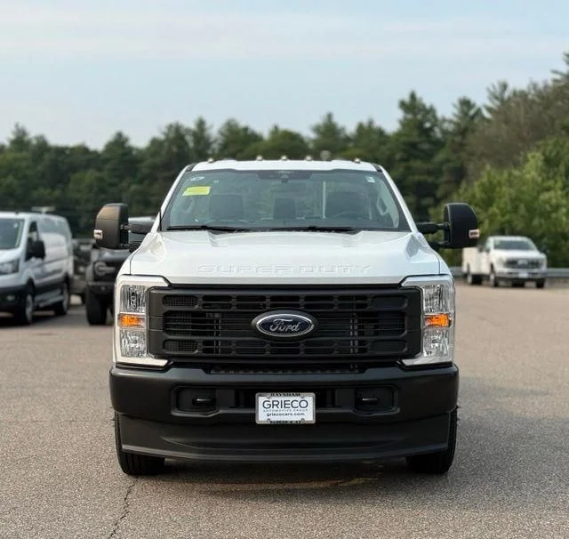 New 2026 Oxford White Ford F-350® XL image 9