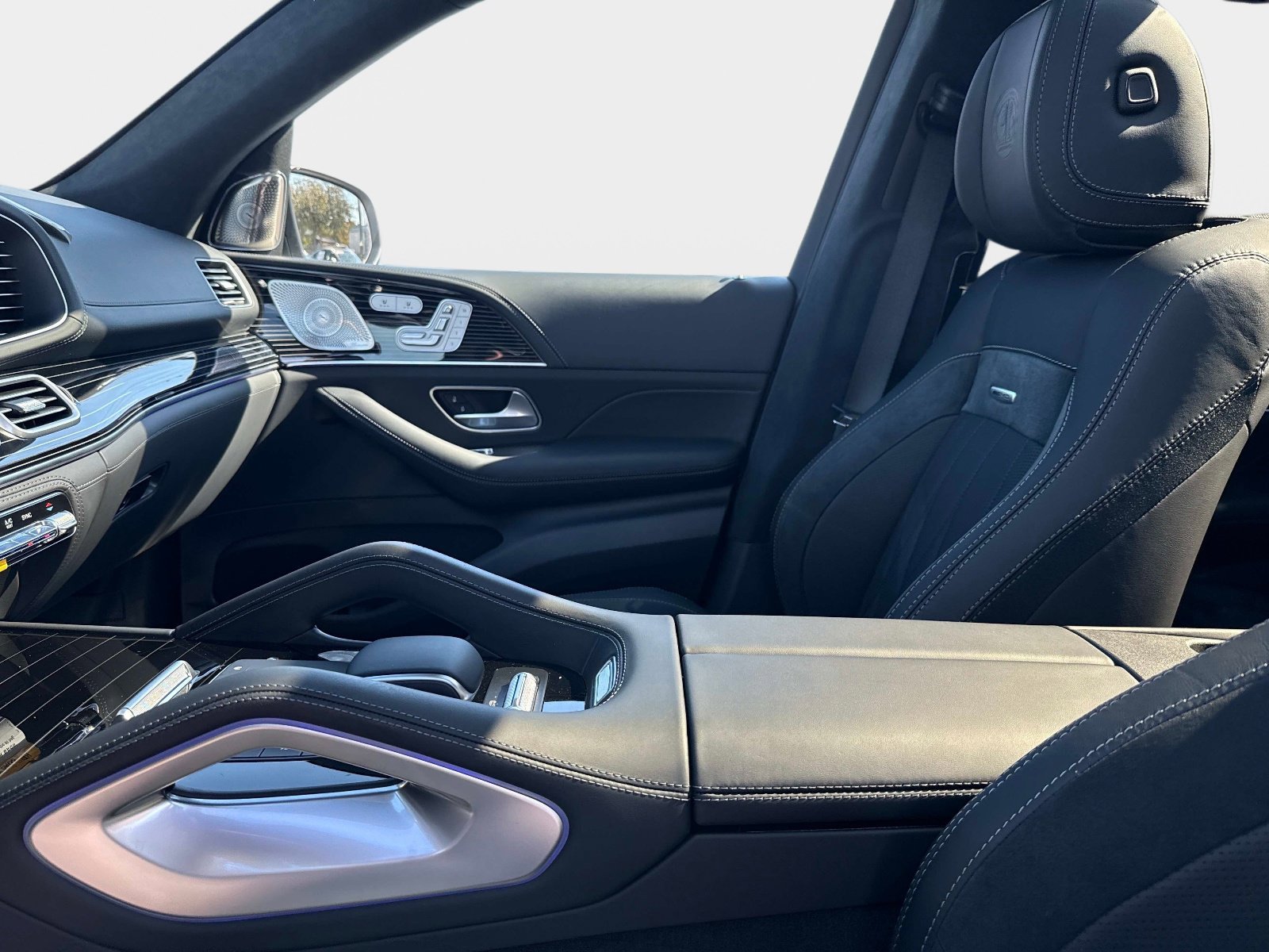 New 2026 Moonlight White Mercedes-Benz AMG®  63 4MATIC+ SUV image 26
