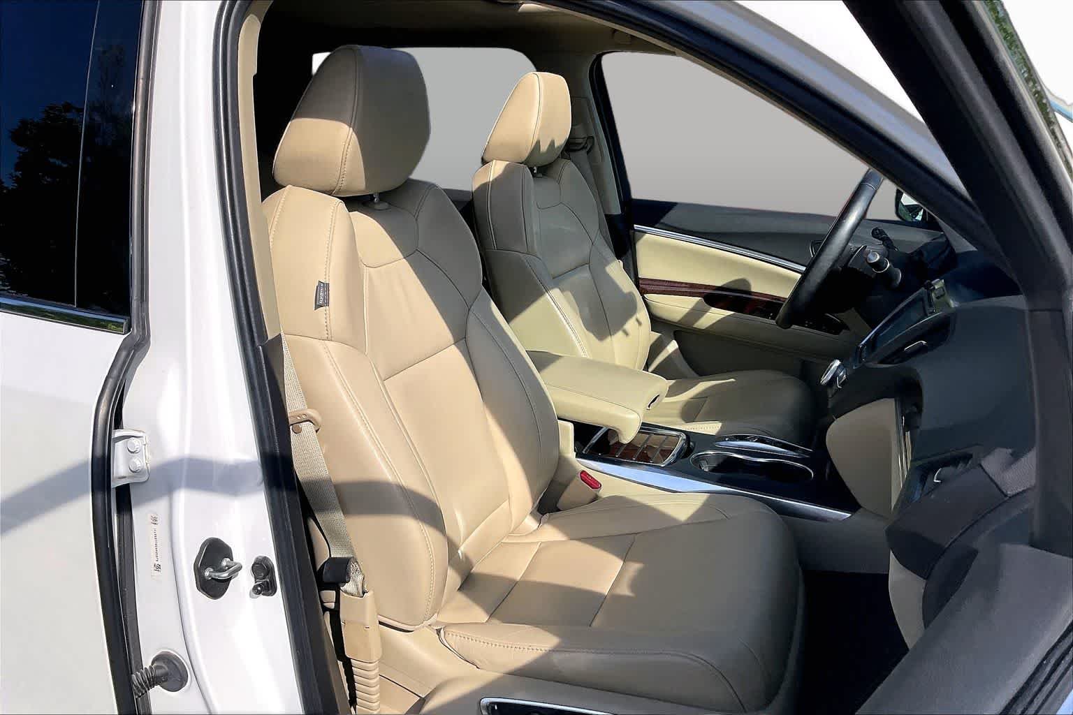 Used 2020 Platinum White Pearl Acura  image 9