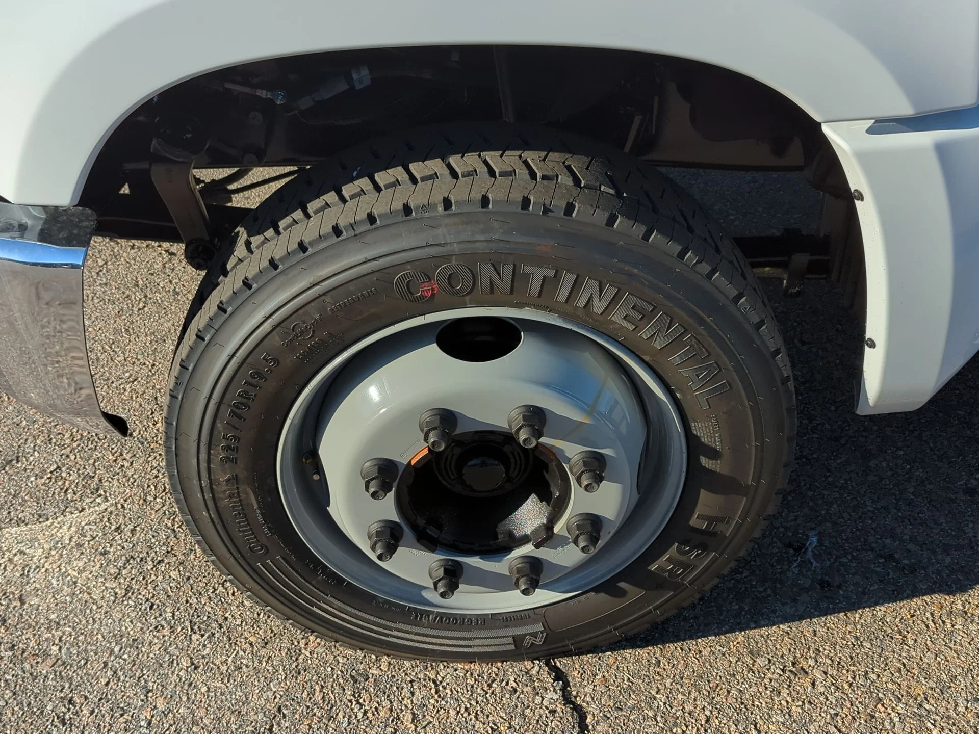 New 2023 Summit White Chevrolet Work Truck image 34
