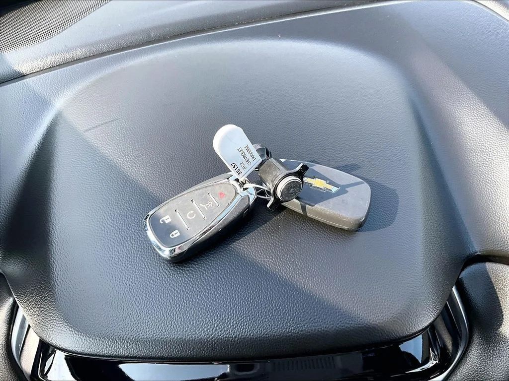 Used 2022 Green Chevrolet LT Leather image 12