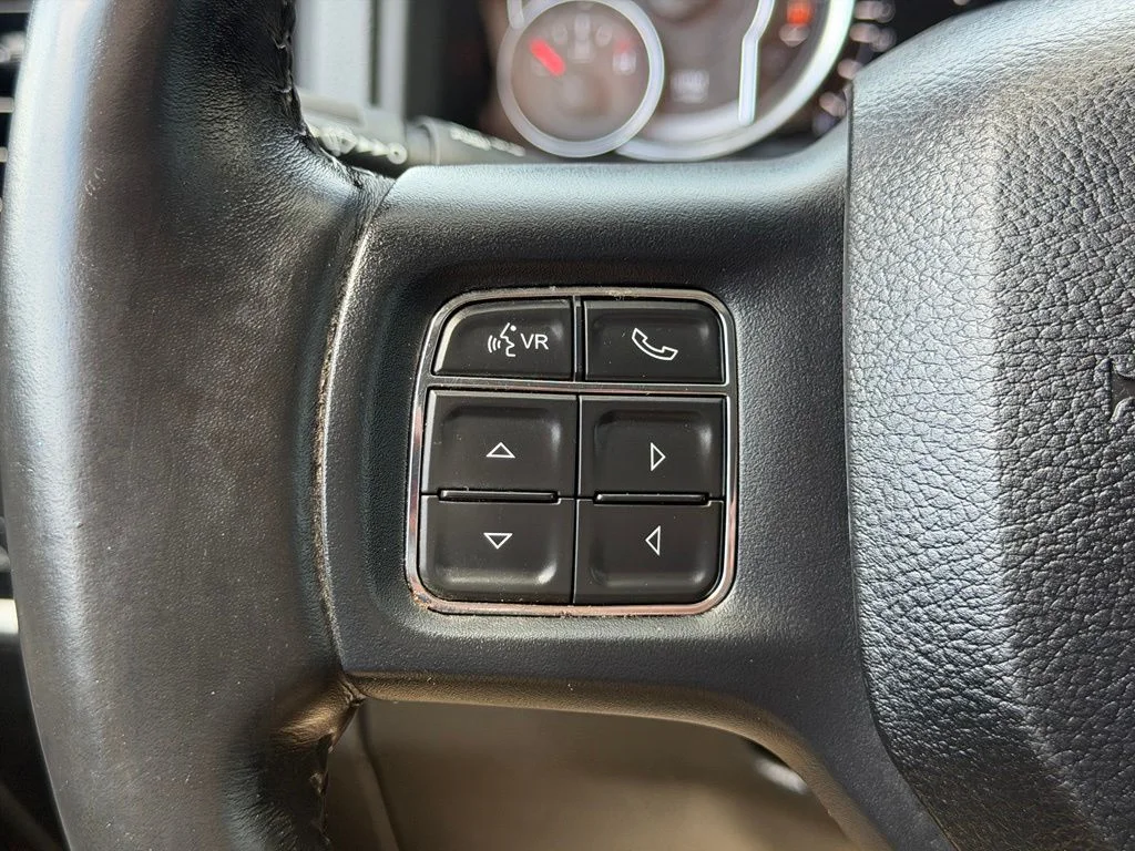 Used 2019 White Ram Warlock image 17
