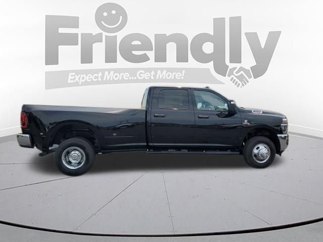 New 2026 Diamond Black Crystal Pearl-Coat Exterior Paint RAM Tradesman image 6
