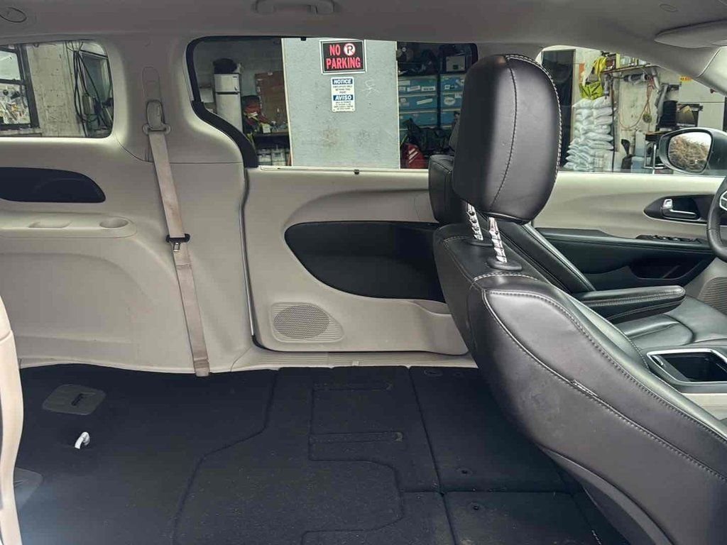 Used 2023 White Chrysler Touring L image 15