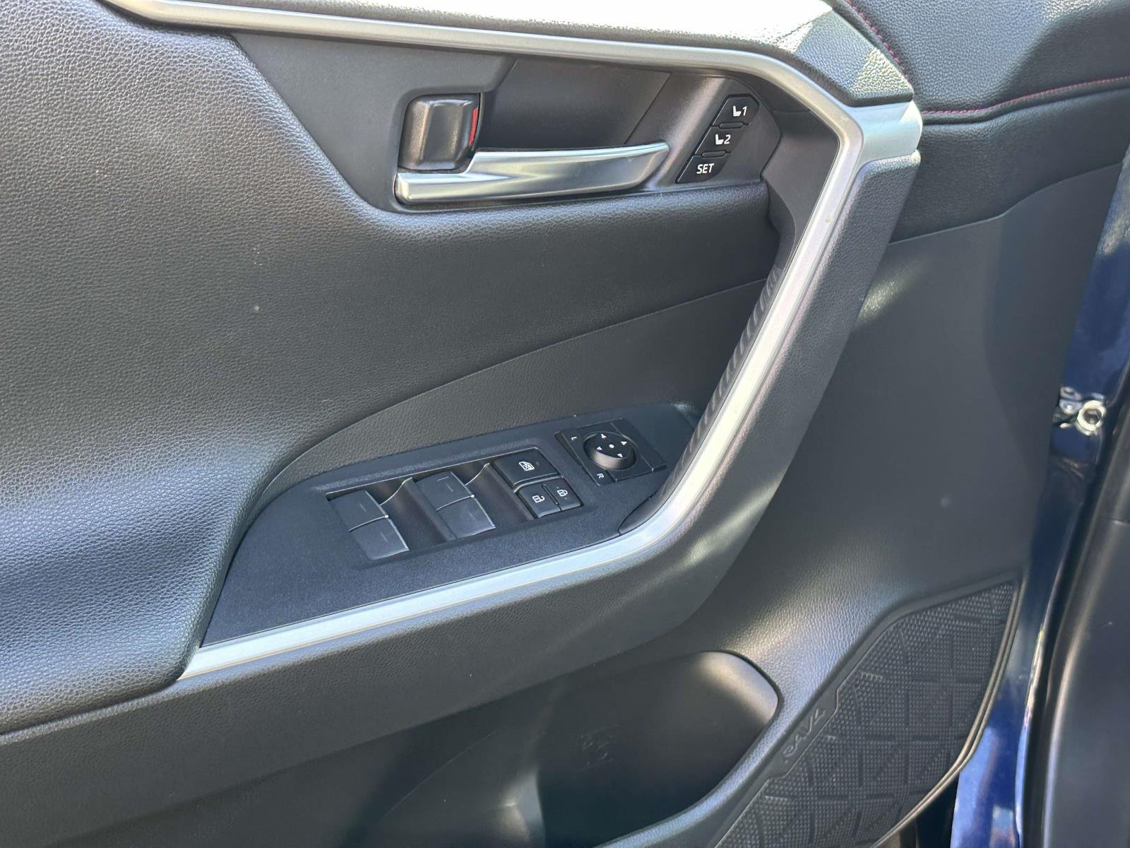 2023 Toyota RAV4 XSE - Photo 11
