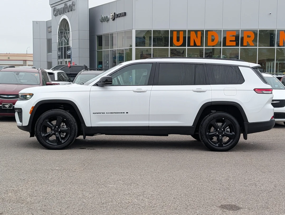 New 2026 White Jeep Altitude - - 4x4 - 20 Gloss Black Wheels - Remote Start - Capri Leatherette & More! image 5