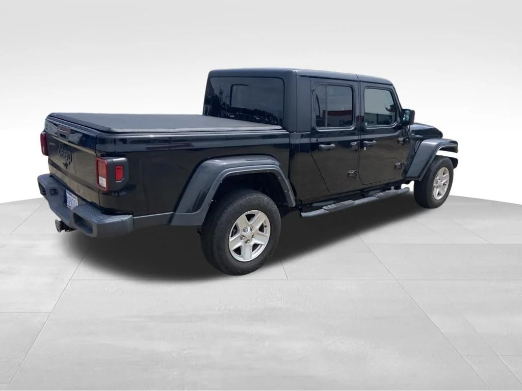 Used 2022 Black Jeep Sport image 13