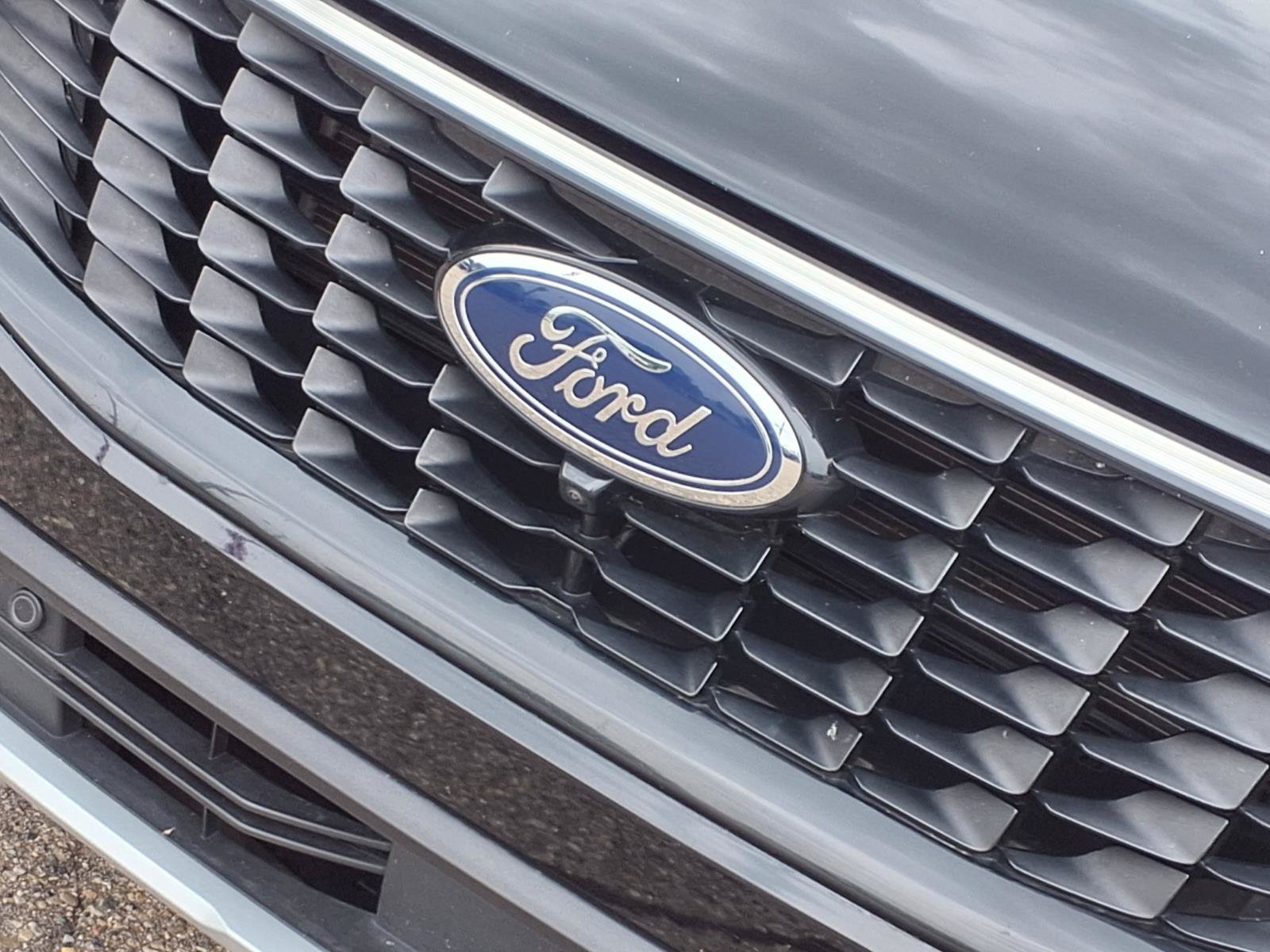 Used 2024 Agate Black Metallic Ford Platinum image 27