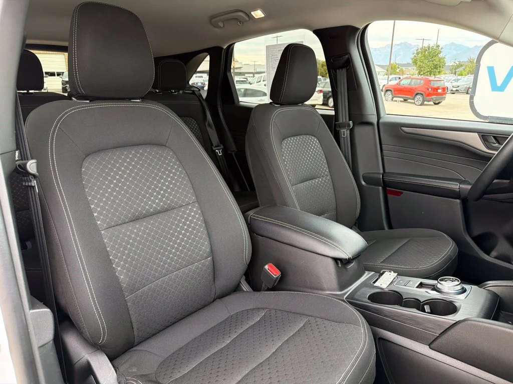 Used 2025 White Ford Active image 13