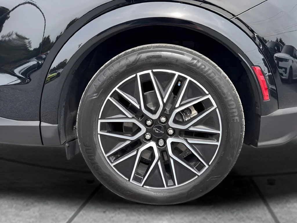 Used 2025 Black Ford Premium image 32