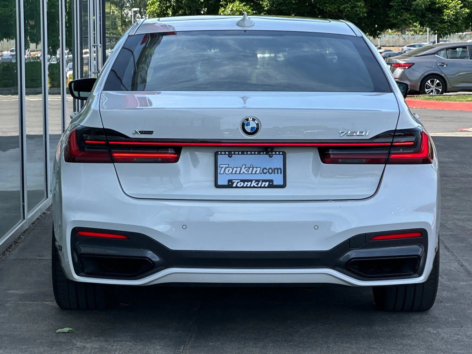 Used 2020 Alpine White BMW 750i xDrive image 4