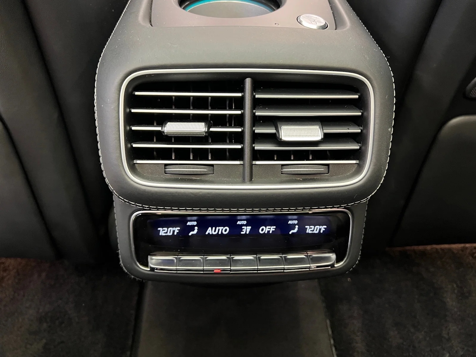 Used 2022 Cirrus Silver Metallic (922) Mercedes-Benz Mercedes-Maybach GLS 600 4MATIC® image 33